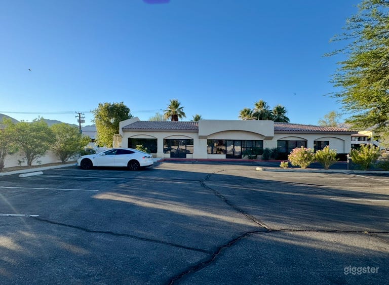  ☀️Modern, Multi-Use Light Filled Studio w/ Parking 