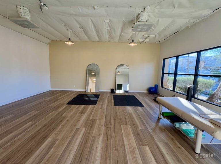  ☀️Modern, Multi-Use Light Filled Studio w/ Parking 