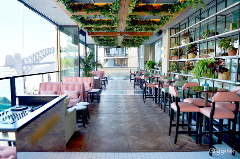 Chic Airy Bar with Harbour Views in Sydney Photo 2