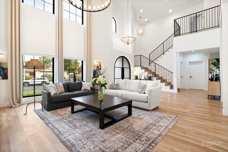  Vertical Series Filming Favorite | Modern Luxury 