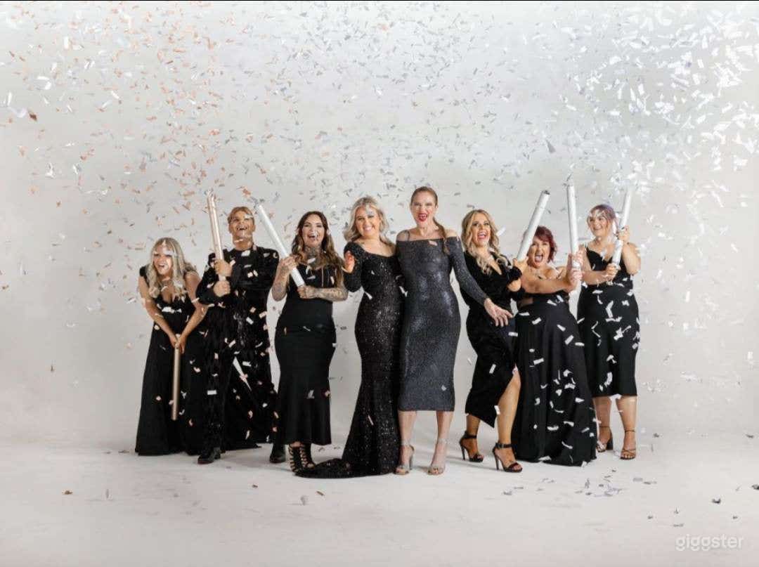 Professional Shoot Space w/ Cyclorama Wall Photo 4