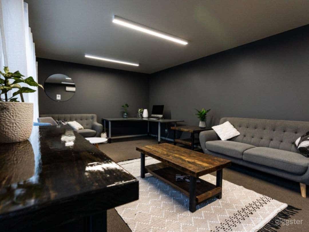 Professional Shoot Space w/ Cyclorama Wall Photo 2