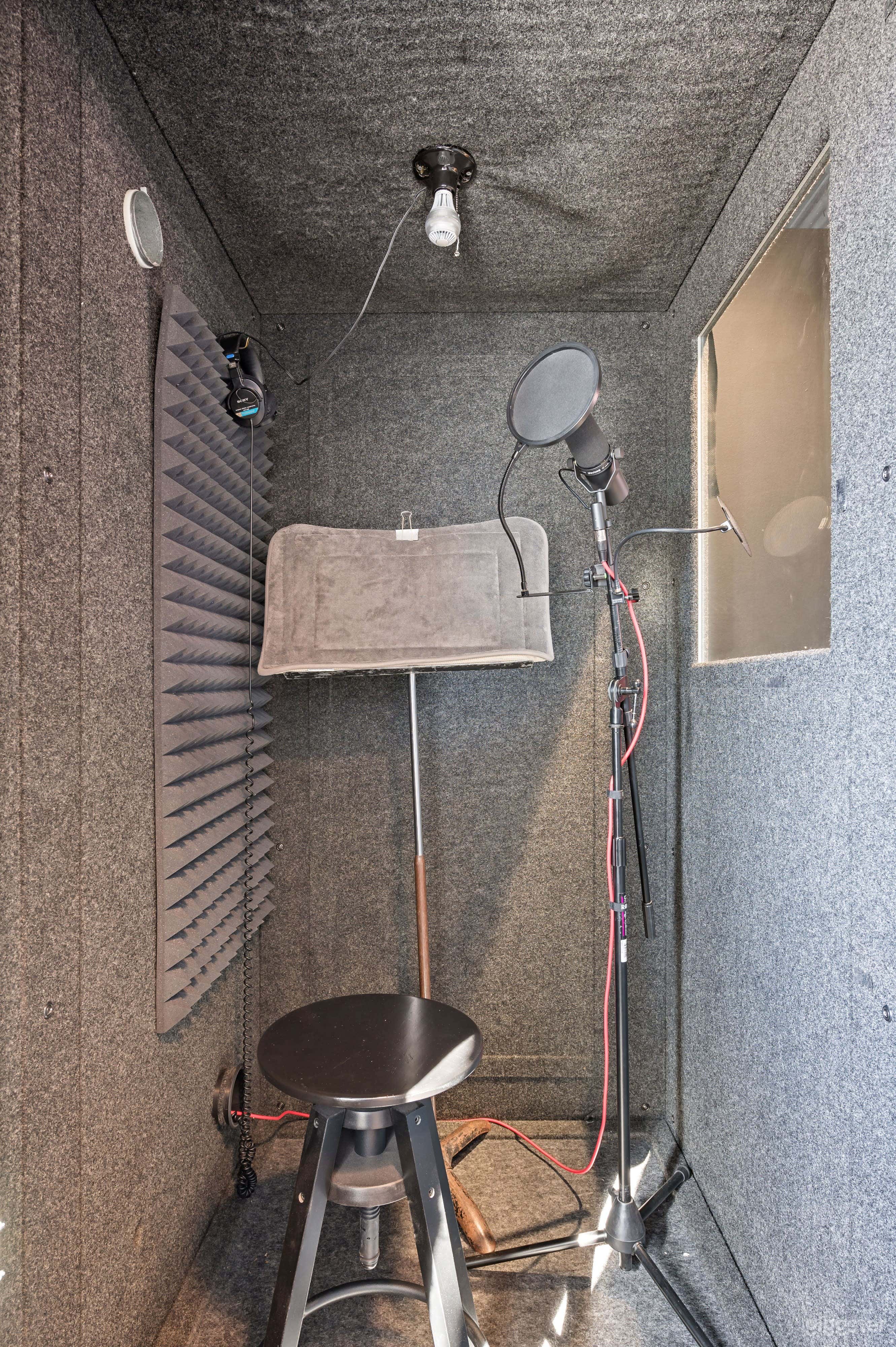 Professional Vocal Recording Booth | Whisper Room Photo 4