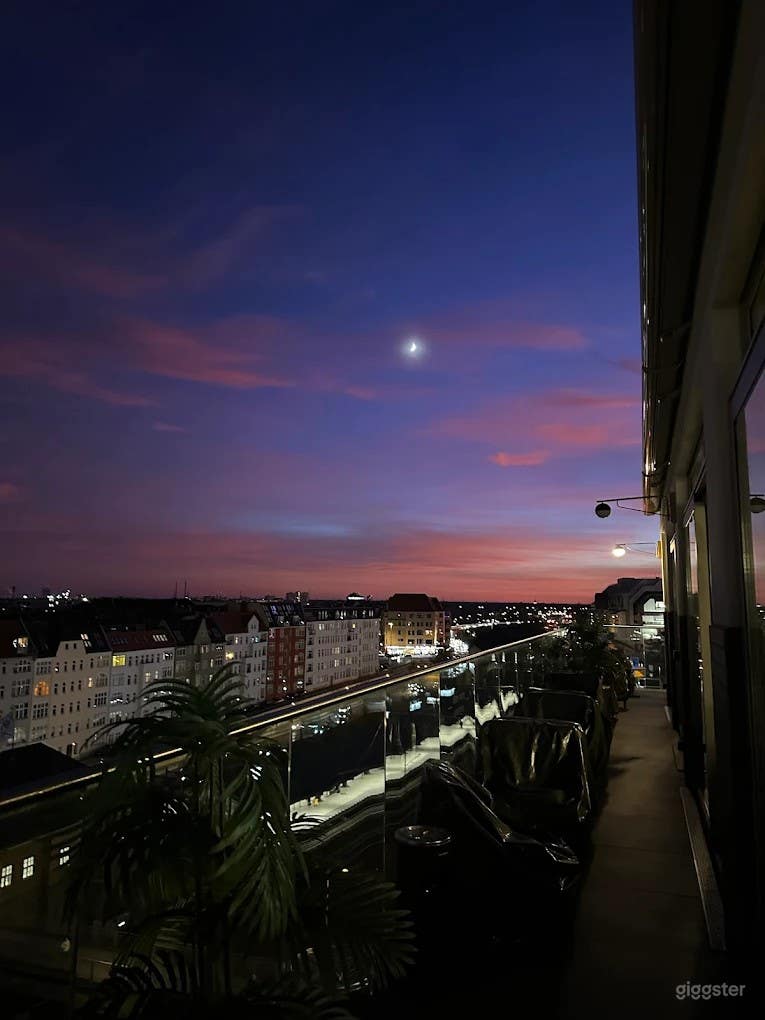 Stylish Rooftop Bar in Berlin Photo 4