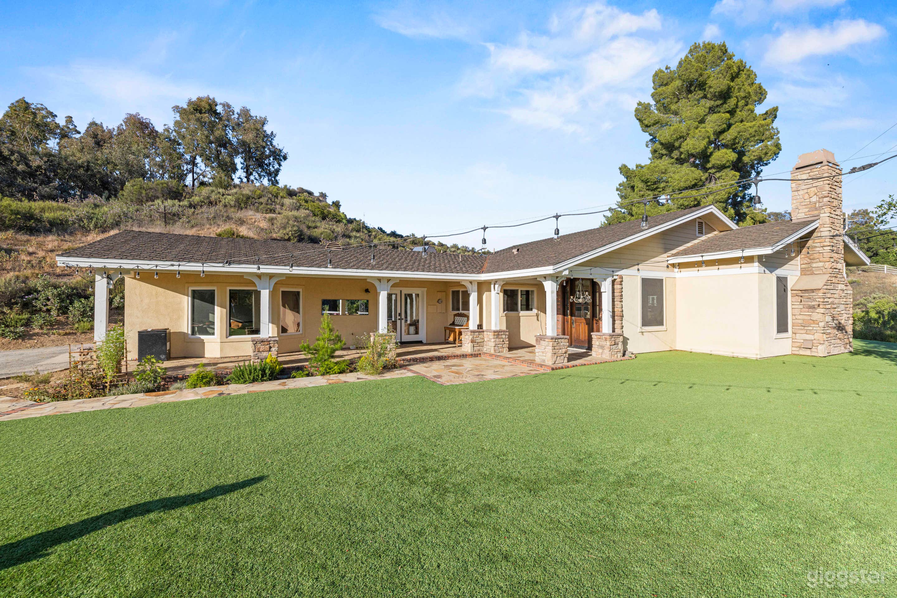 Stunning Ranch Style Valley View Home Photo 4