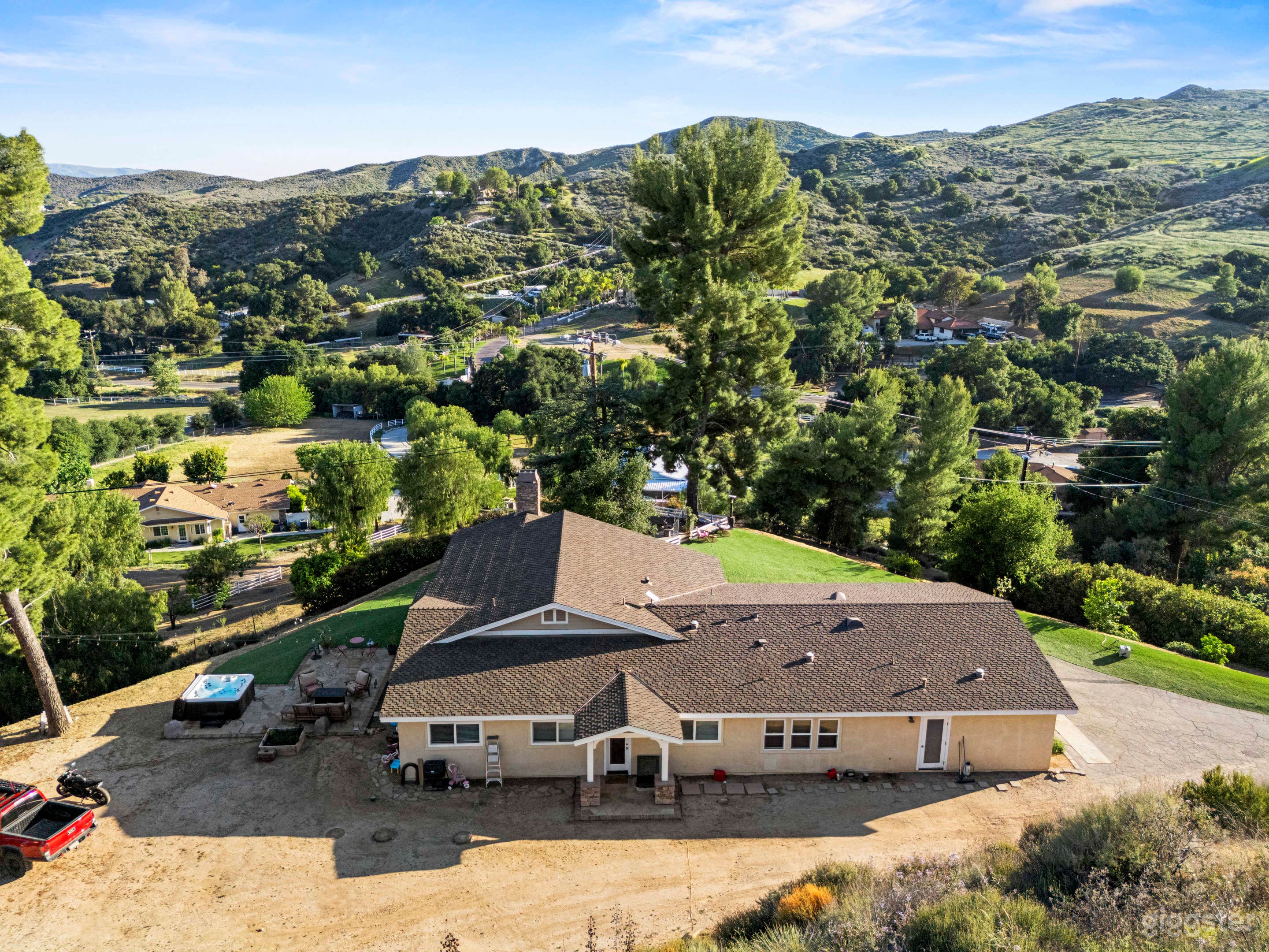 Stunning Ranch Style Valley View Home Photo 1