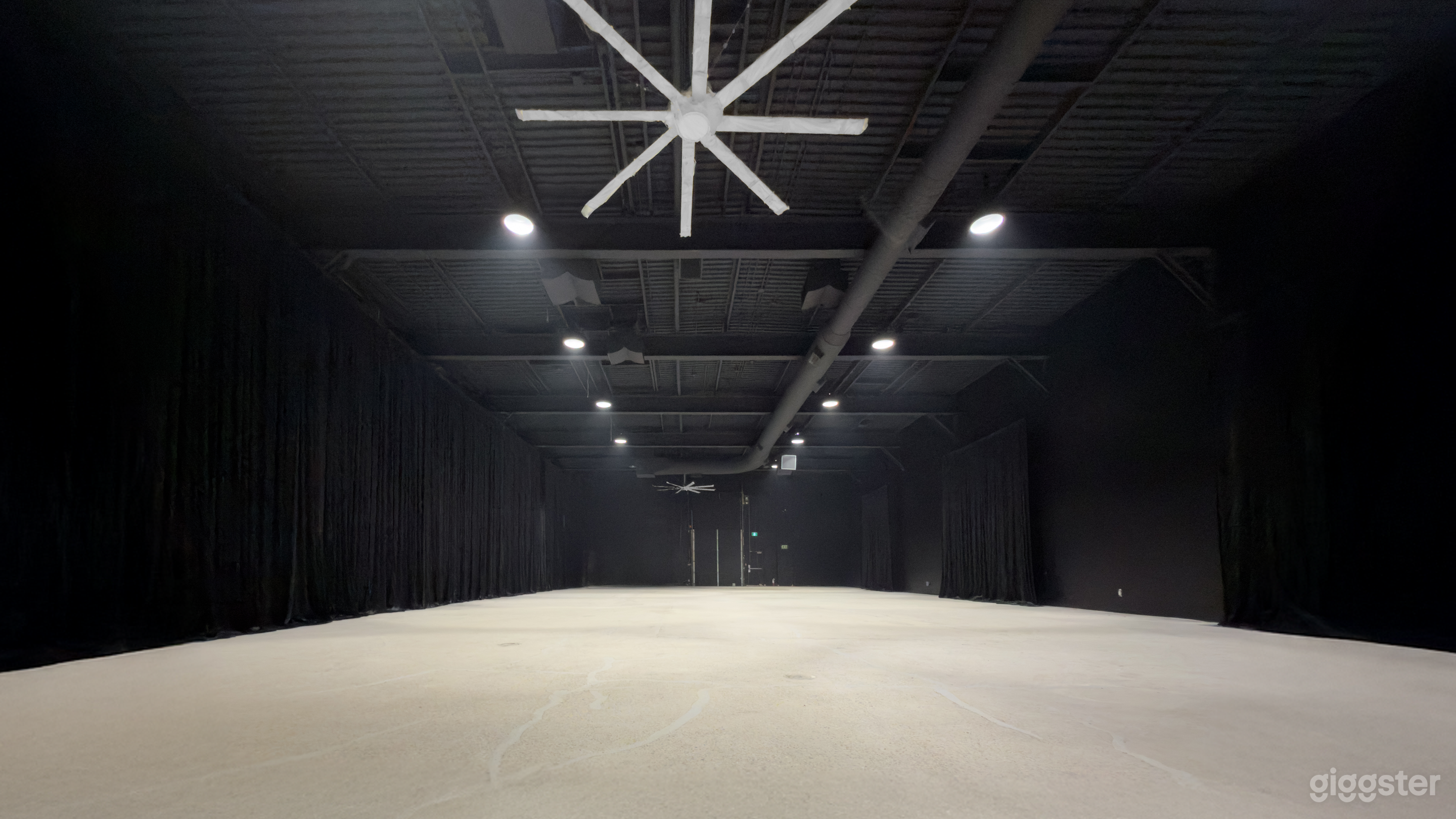 Spacious Industrial Studio – Perfect for Film &amp; Photo Shoots Photo 2