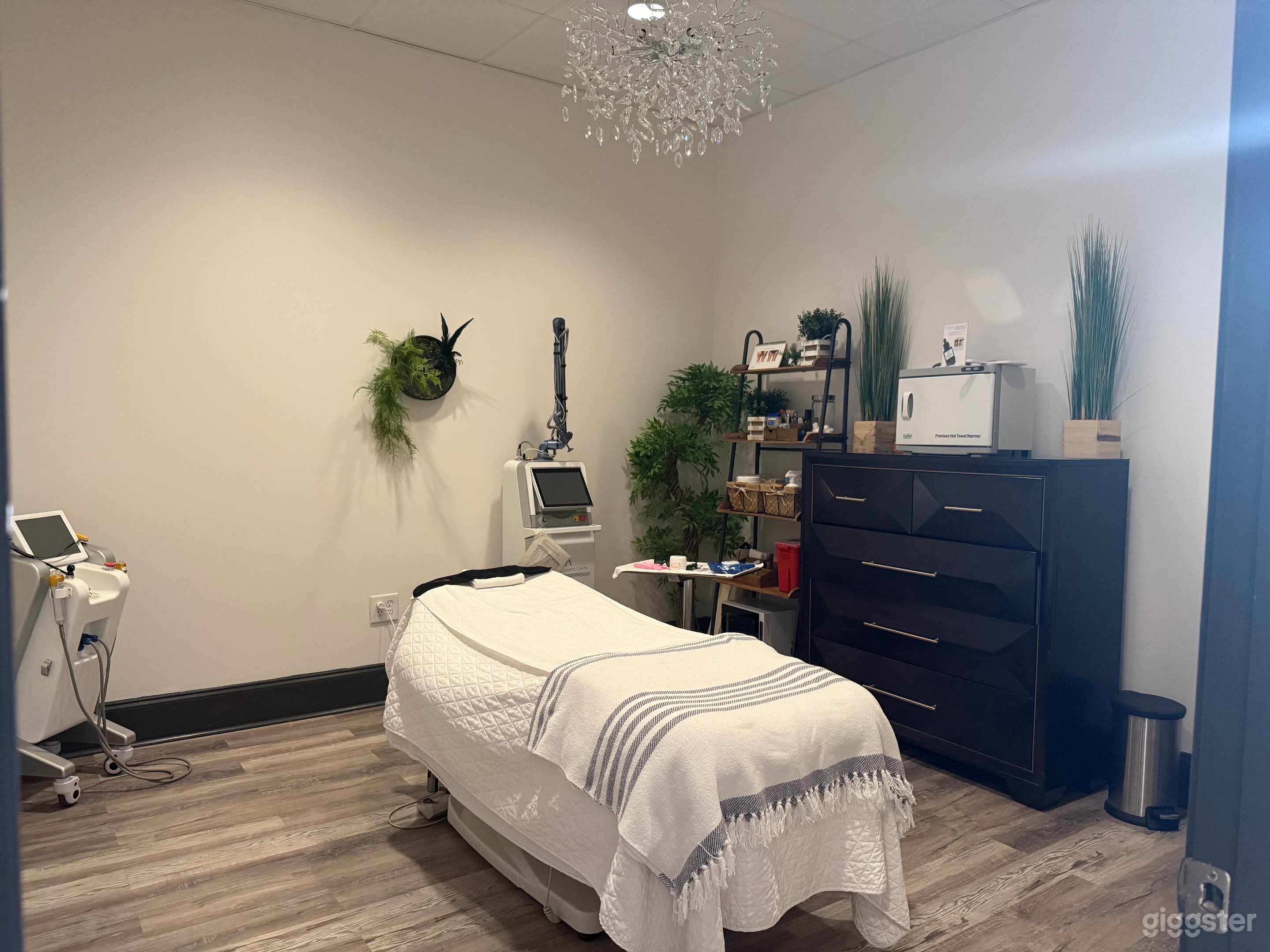 Luxury Medical Spa in Roswell, GA for Film, Photoshoots Photo 4