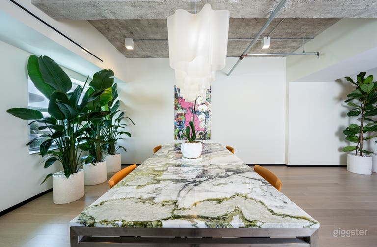  The Ultimate Style Hub 