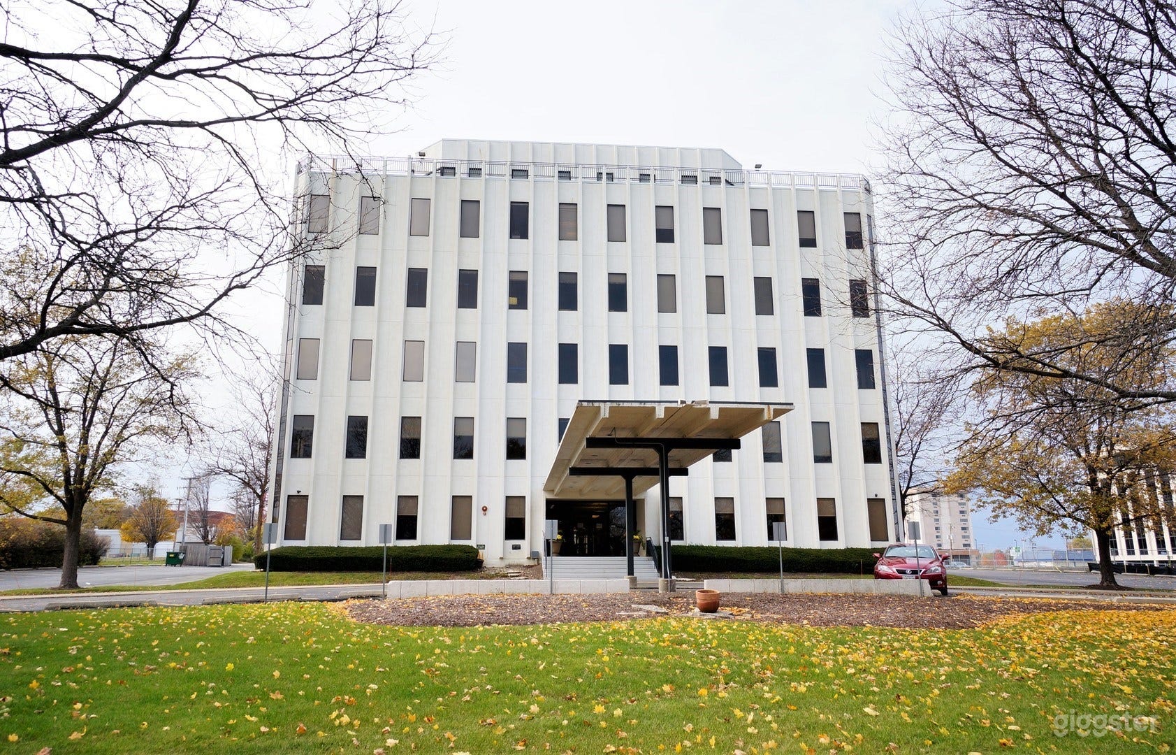 1500 Sqft. Conference Room + Kitchen Photo 4