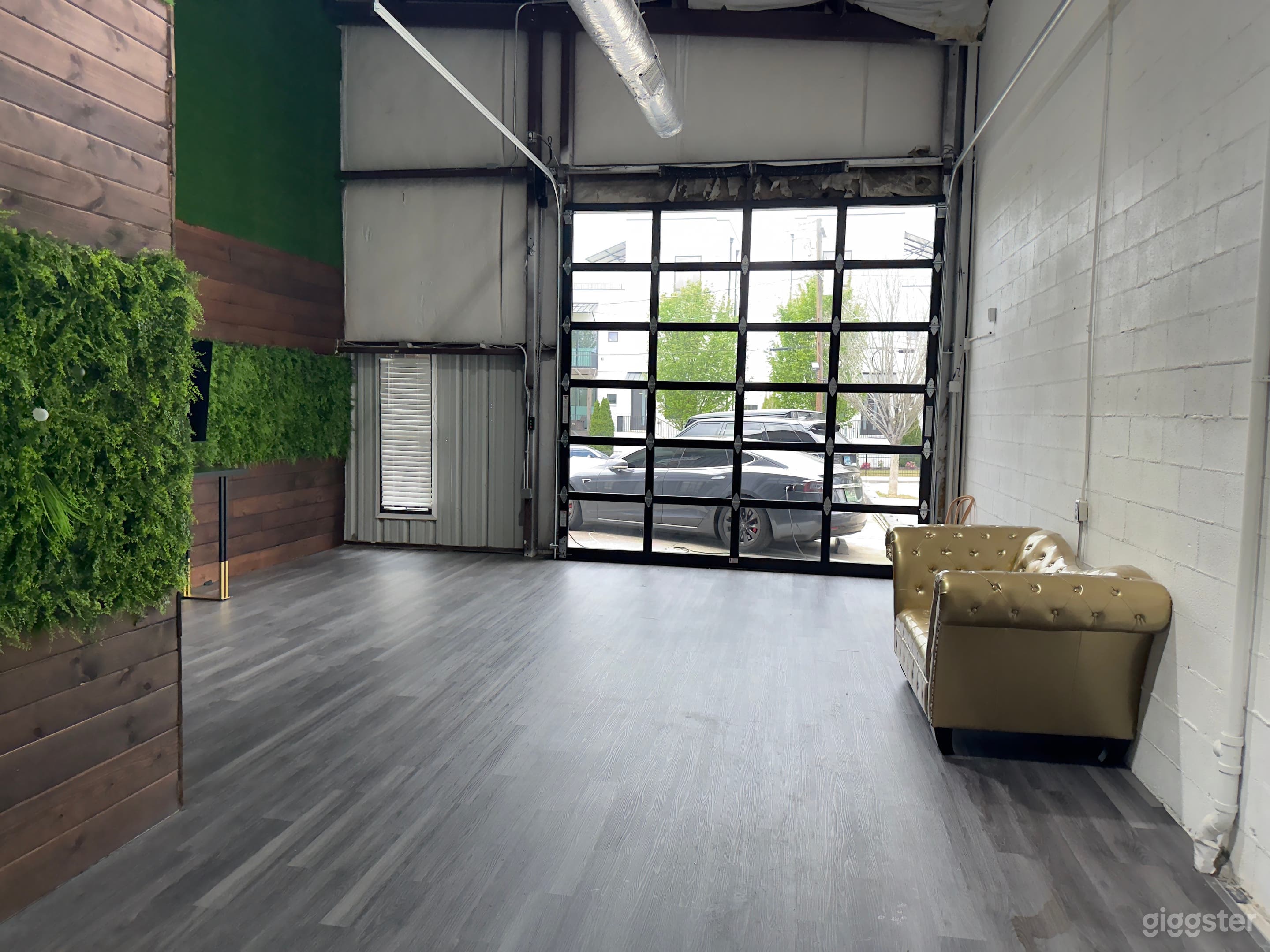 Unique Creative Space Photo 3