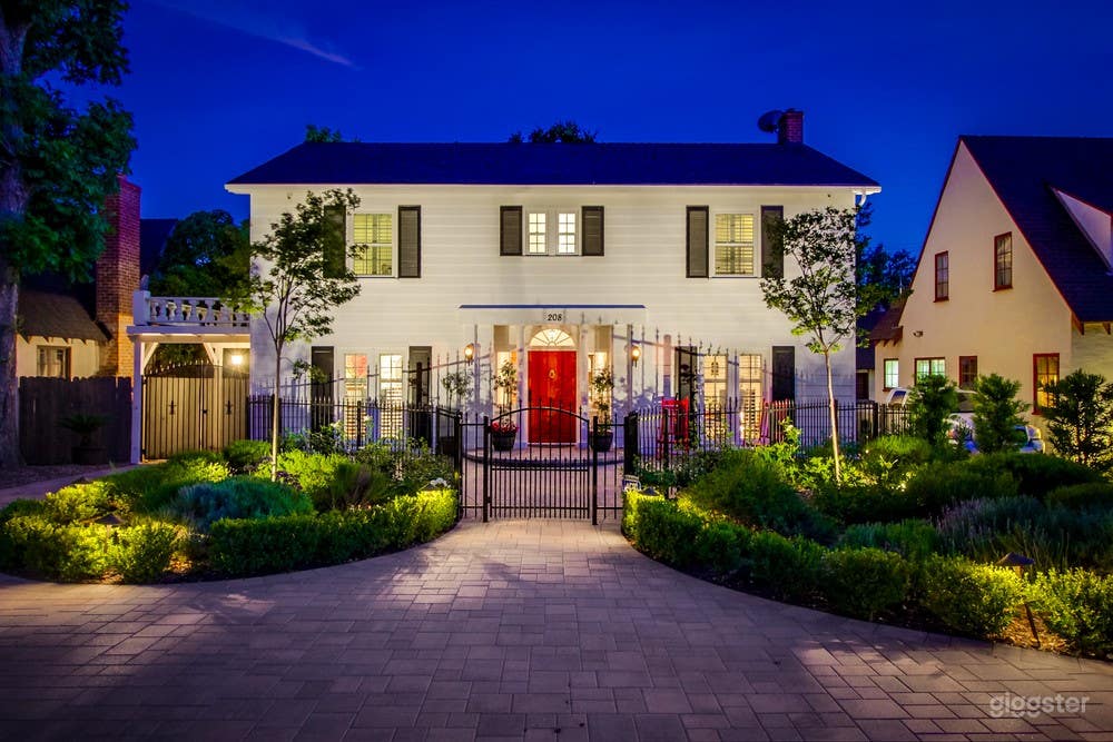 Grand 1935 Colonial Home Photo 1