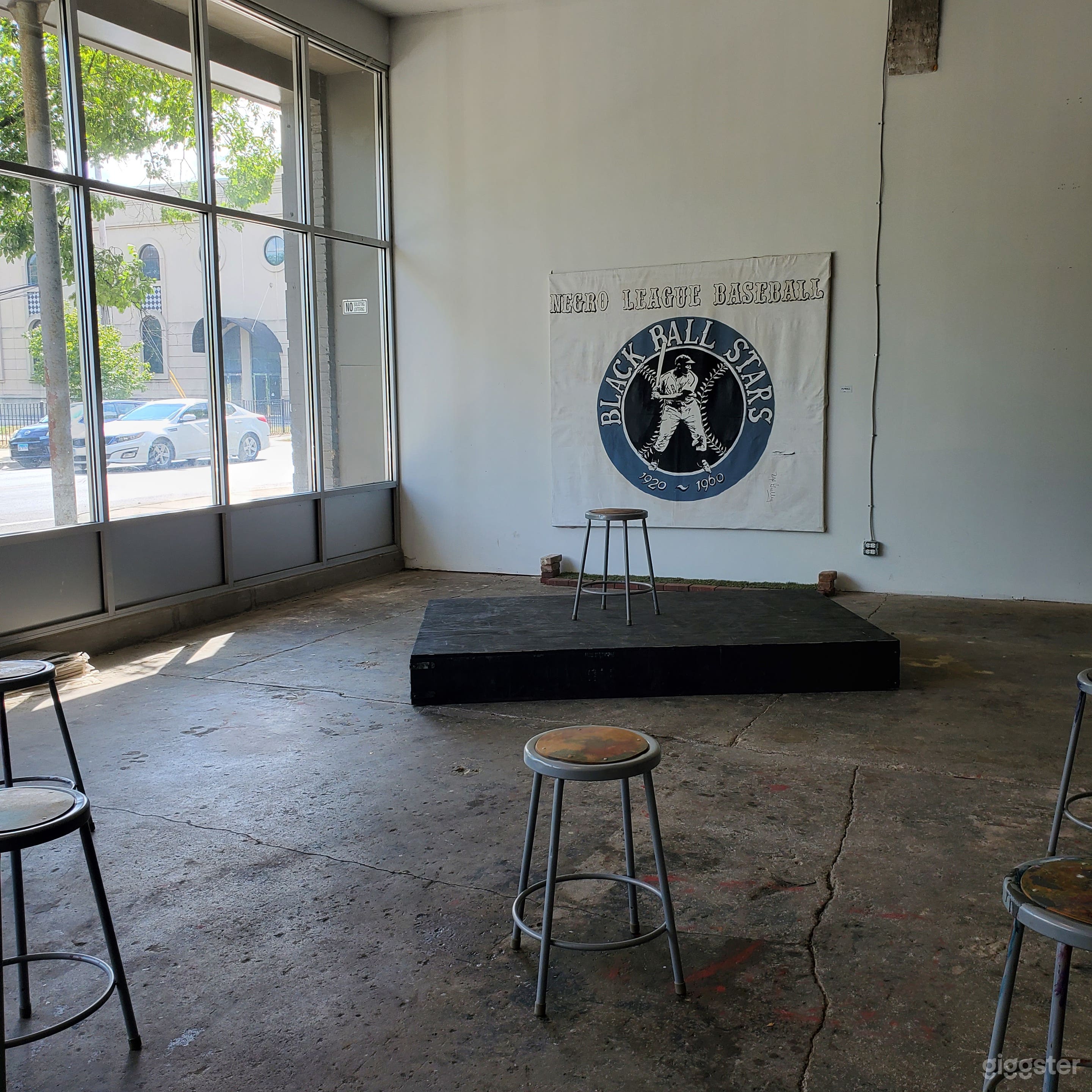 Versatile Building For Production Photo 1