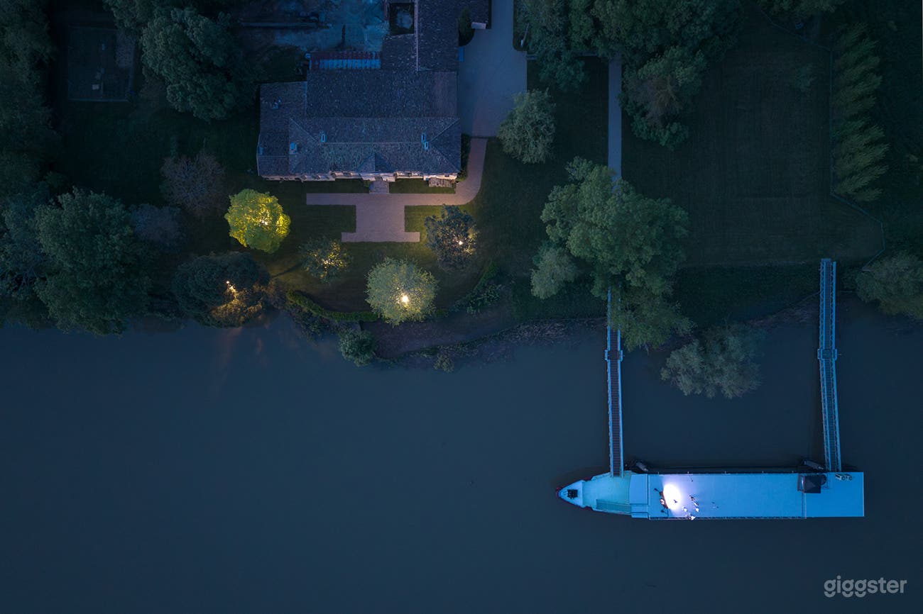 Mascaret Barge – Event Barge &amp; Filming Location on the banks Photo 3