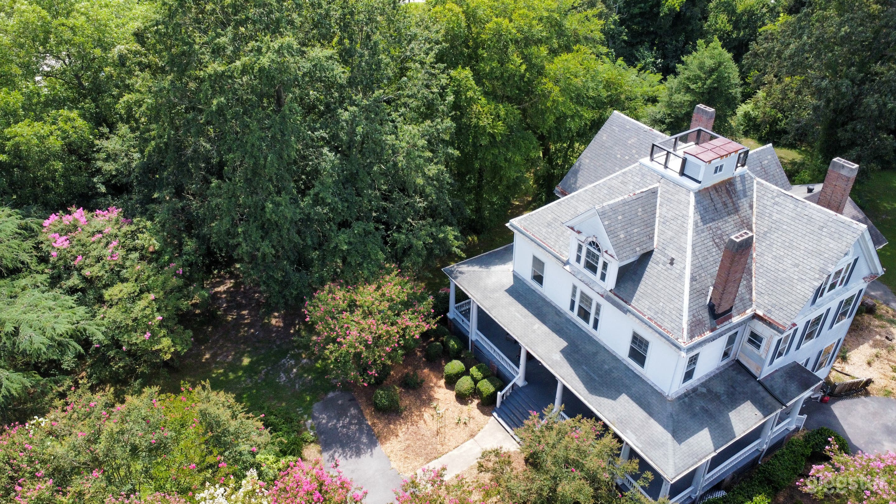 7,000 Sqft Private Estate on 4 acres Photo 4