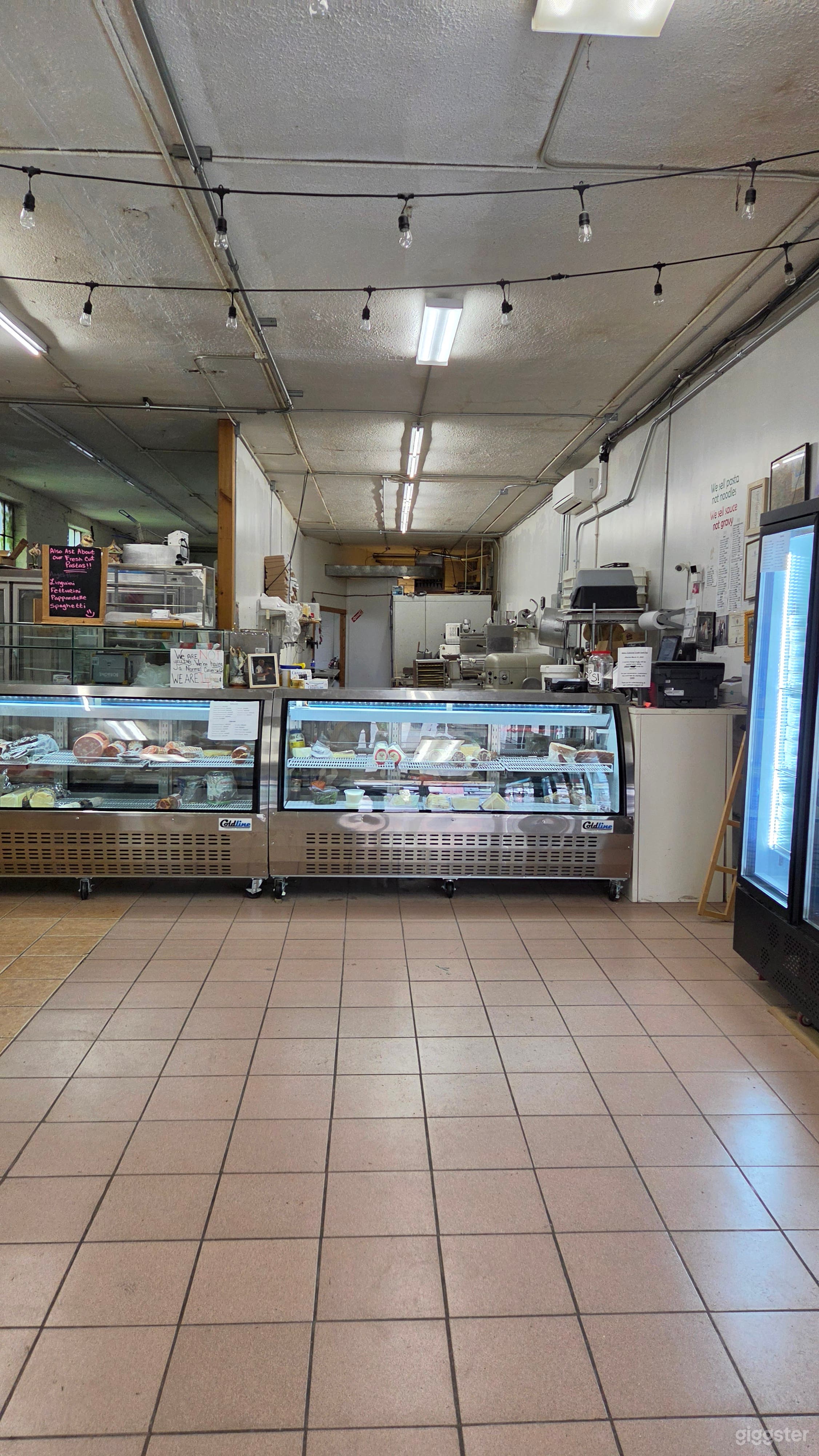 Vintage Italian Bodega 1970-1990's Photo 3