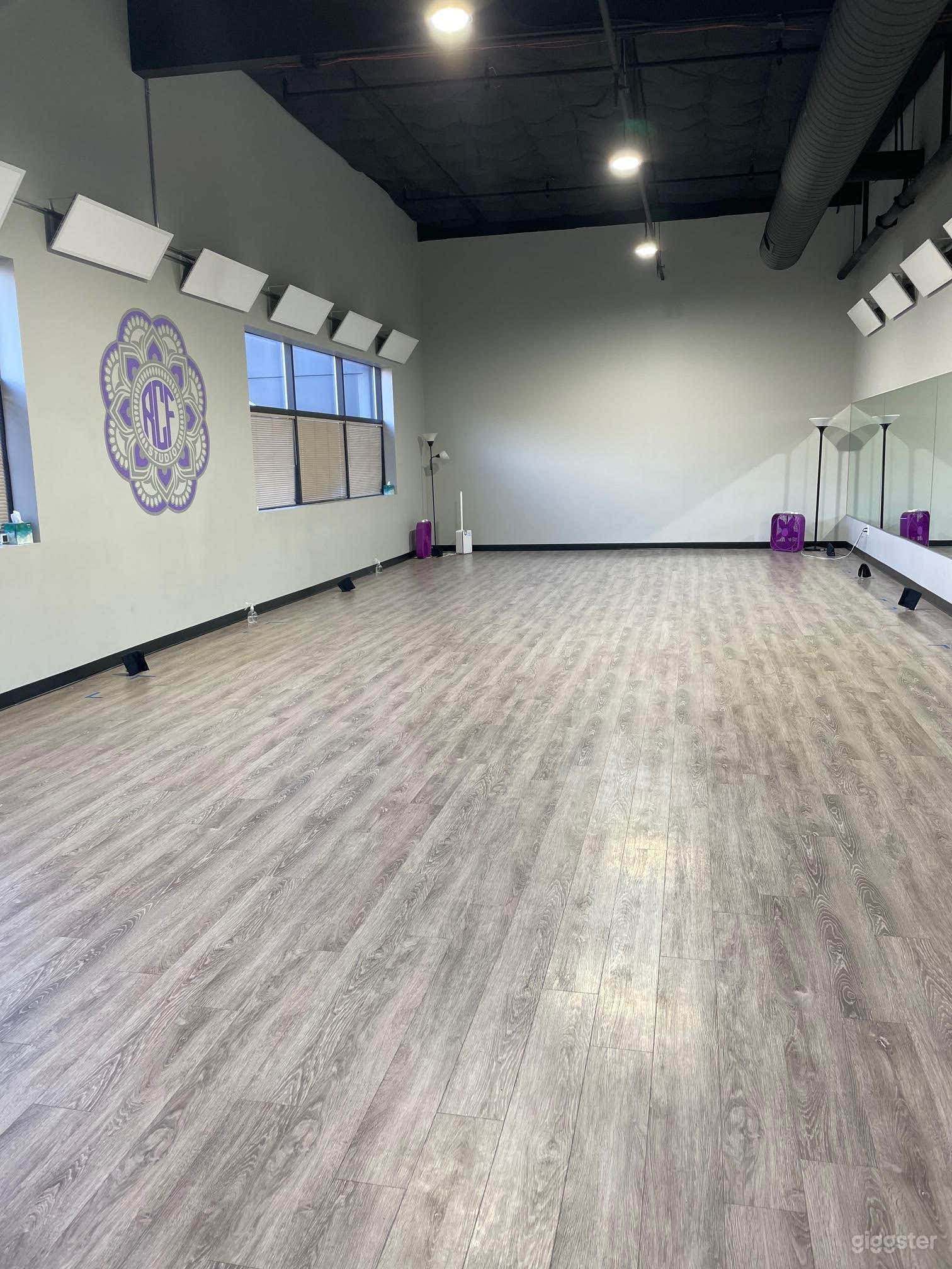 Well-equipped Studio in Renton Photo 1