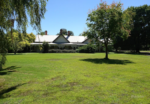 Romantic Wedding Ceremony and Reception Venue Photo 3