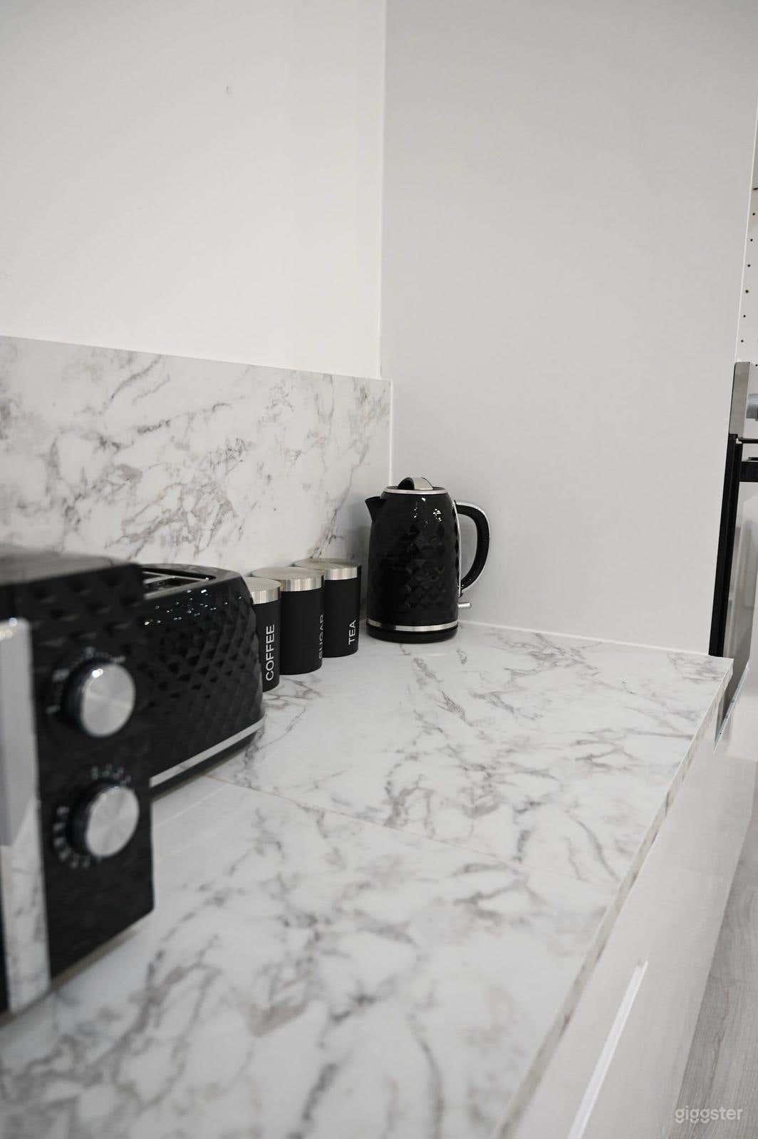 Your sleek, professional kitchen studio in Canary Wharf Photo 3