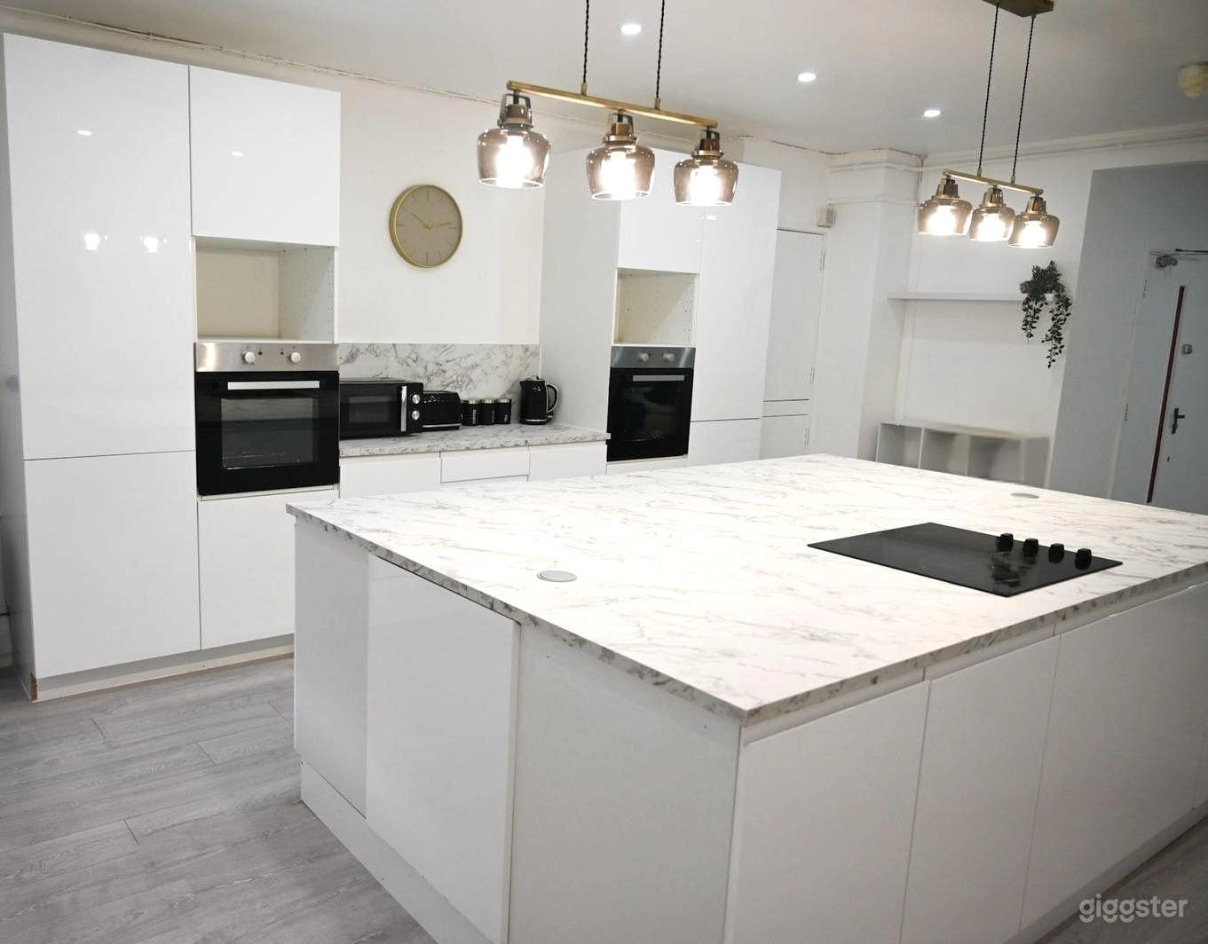 Your sleek, professional kitchen studio in Canary Wharf Photo 1