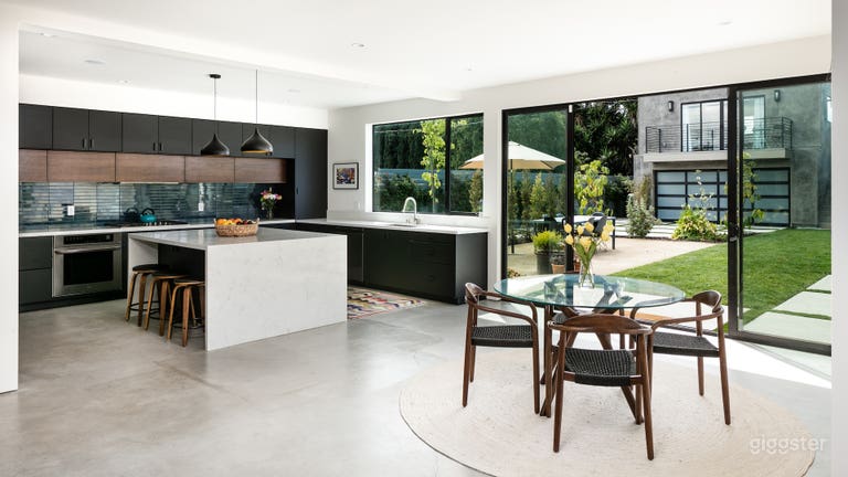  Kitchen with view into backyard 