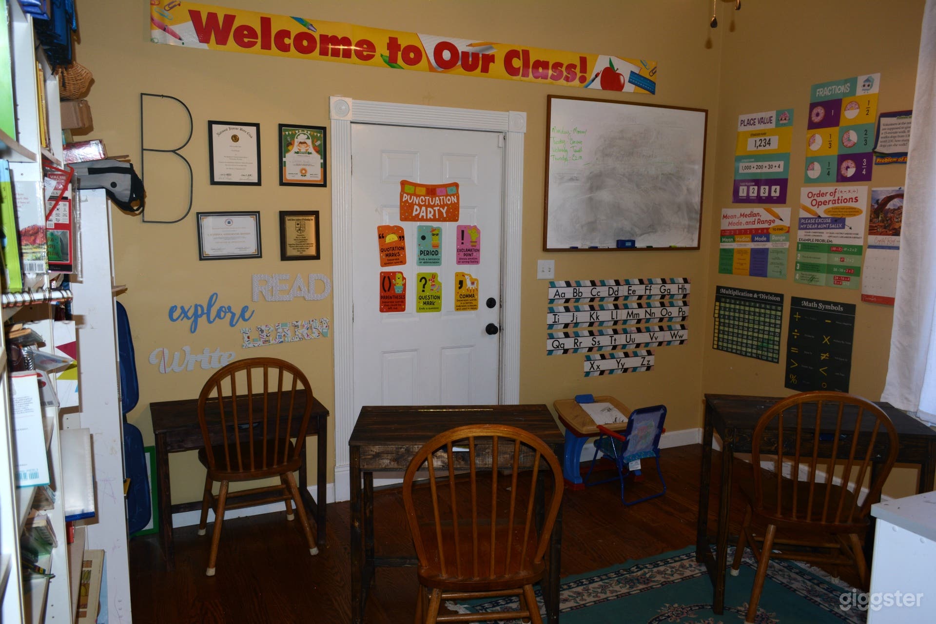 1920 Victorian Cottage Style Home with Back Patio Photo 3