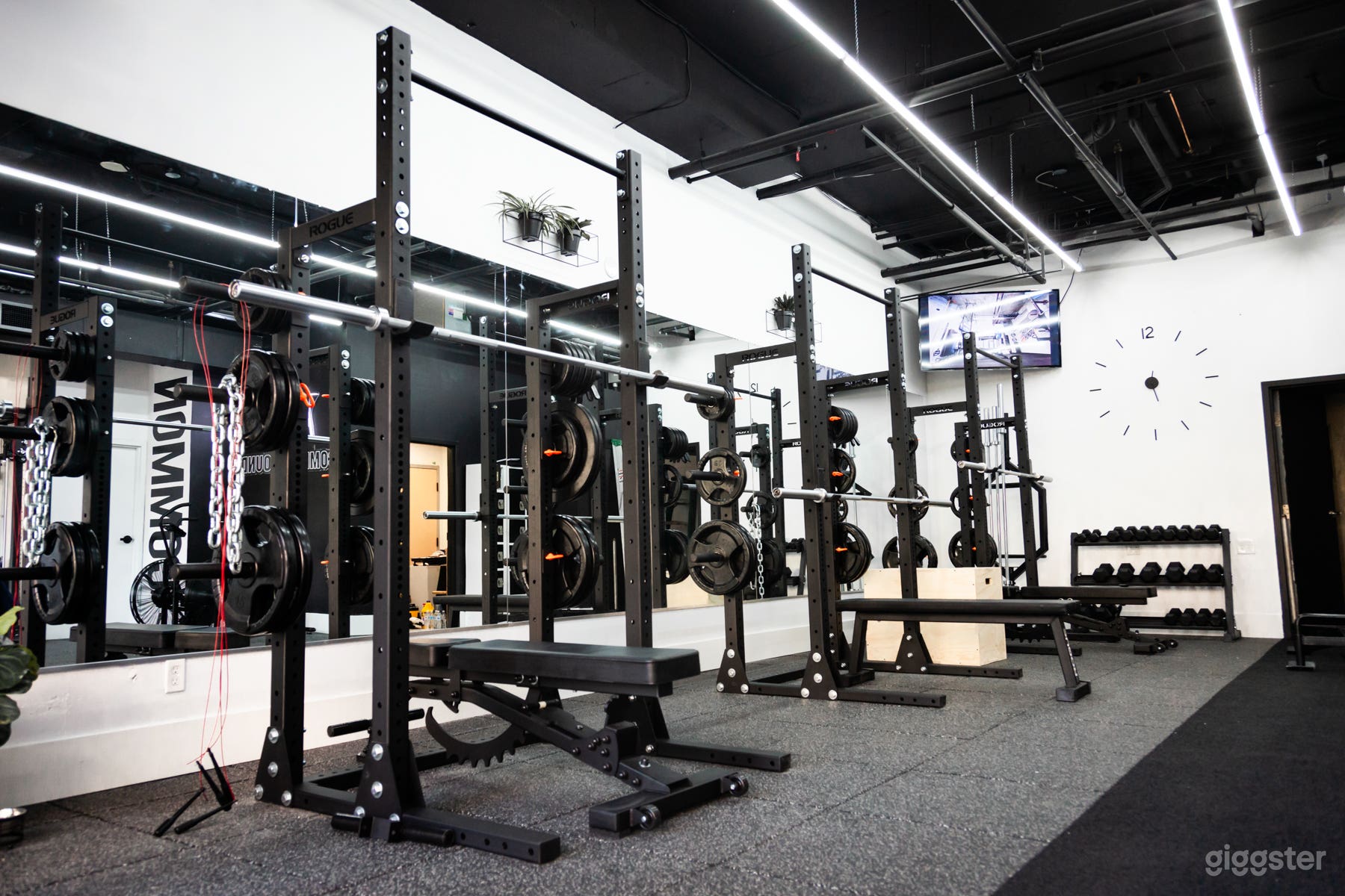 Small Group Training
Yoga
Pilates
Personal Training
Small Group Classes
Sound Bath/Meditation