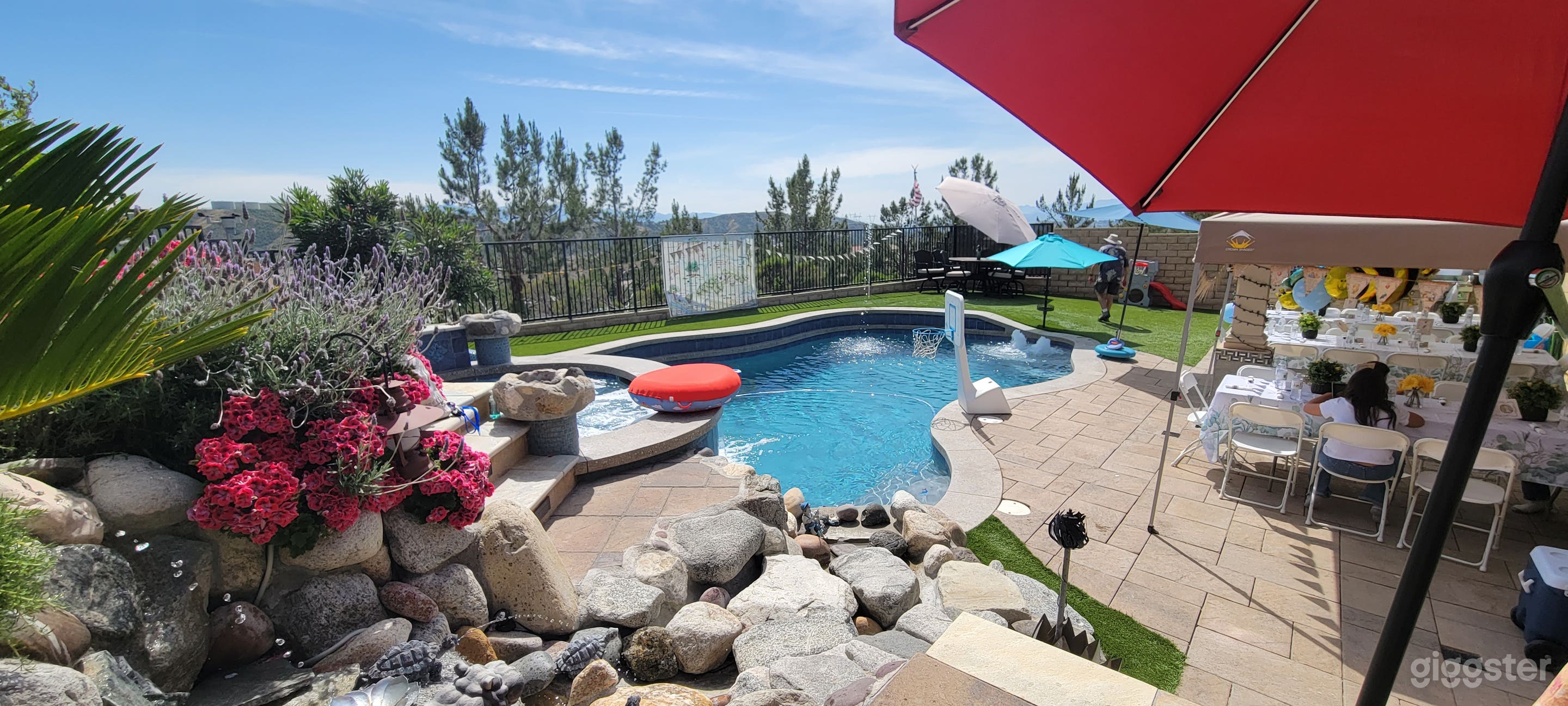 Hawaiian-themed Pool with Sunset View Photo 2