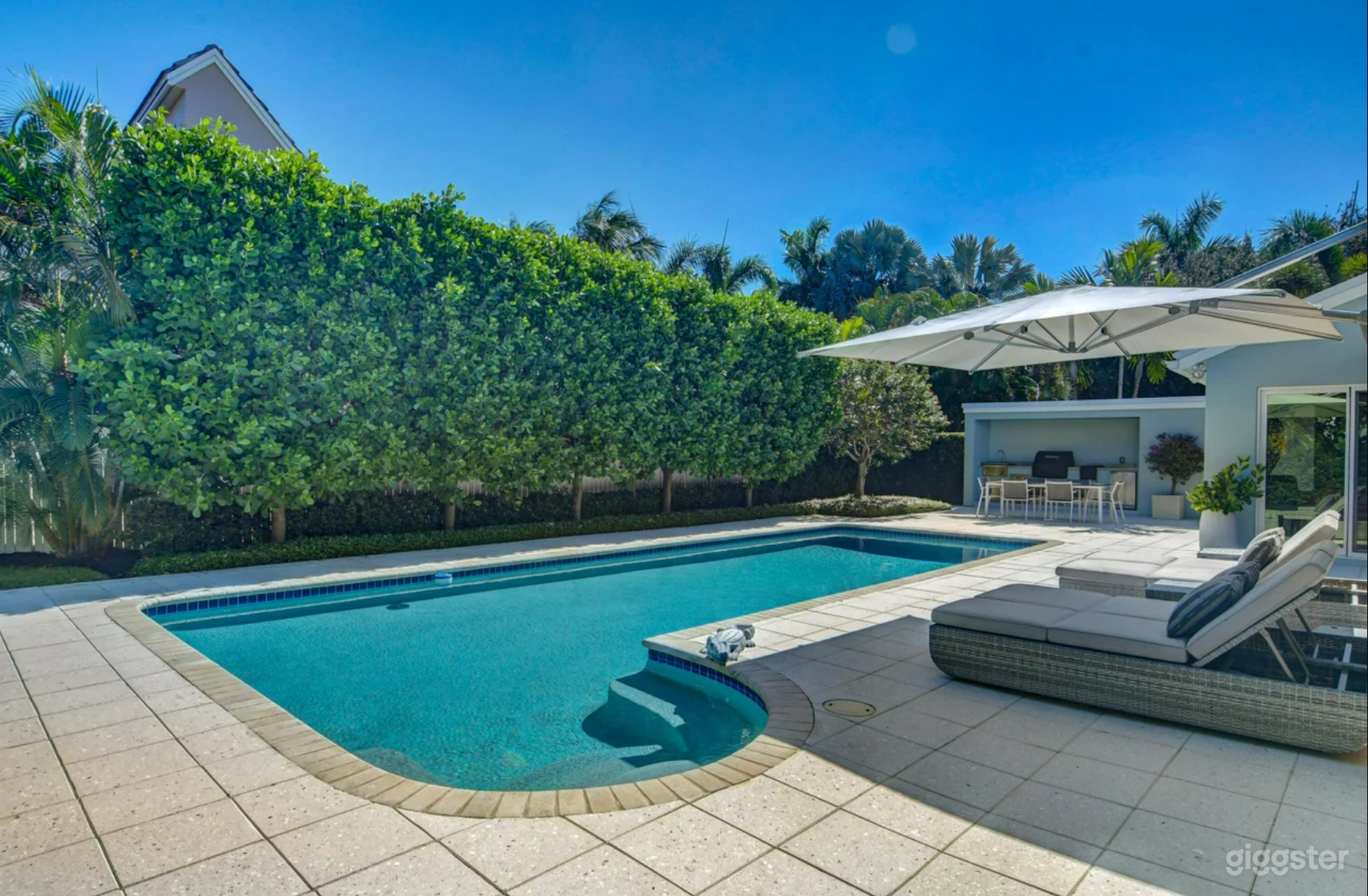 #755 Spectacular modern mid century water front home Photo 3