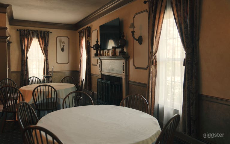  Elegant Villa with Historic Charm and Cozy Atmosphere" 