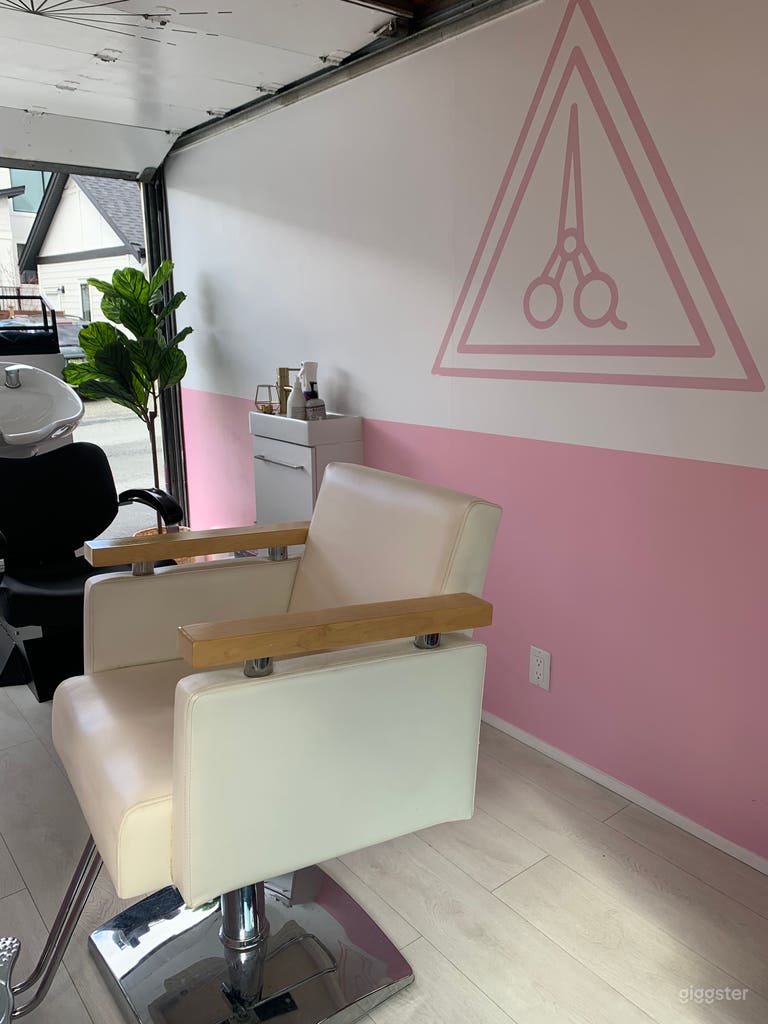  Hair salon on wheels!!  Drop off and pick up available anywhere in the Lower mainland 