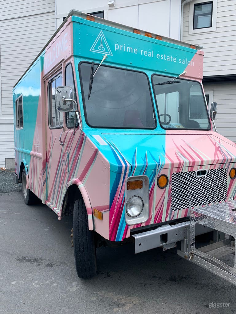  Hair salon on wheels!!  Drop off and pick up available anywhere in the Lower mainland 