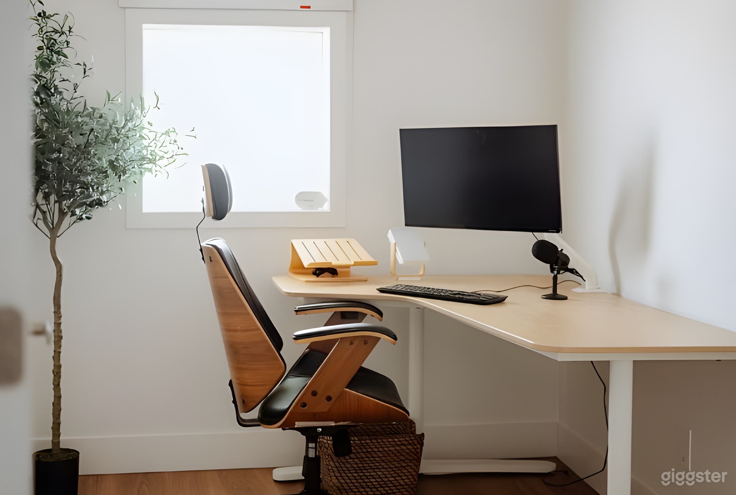 Minimalist Private Workspaces in Coworking Photo 2