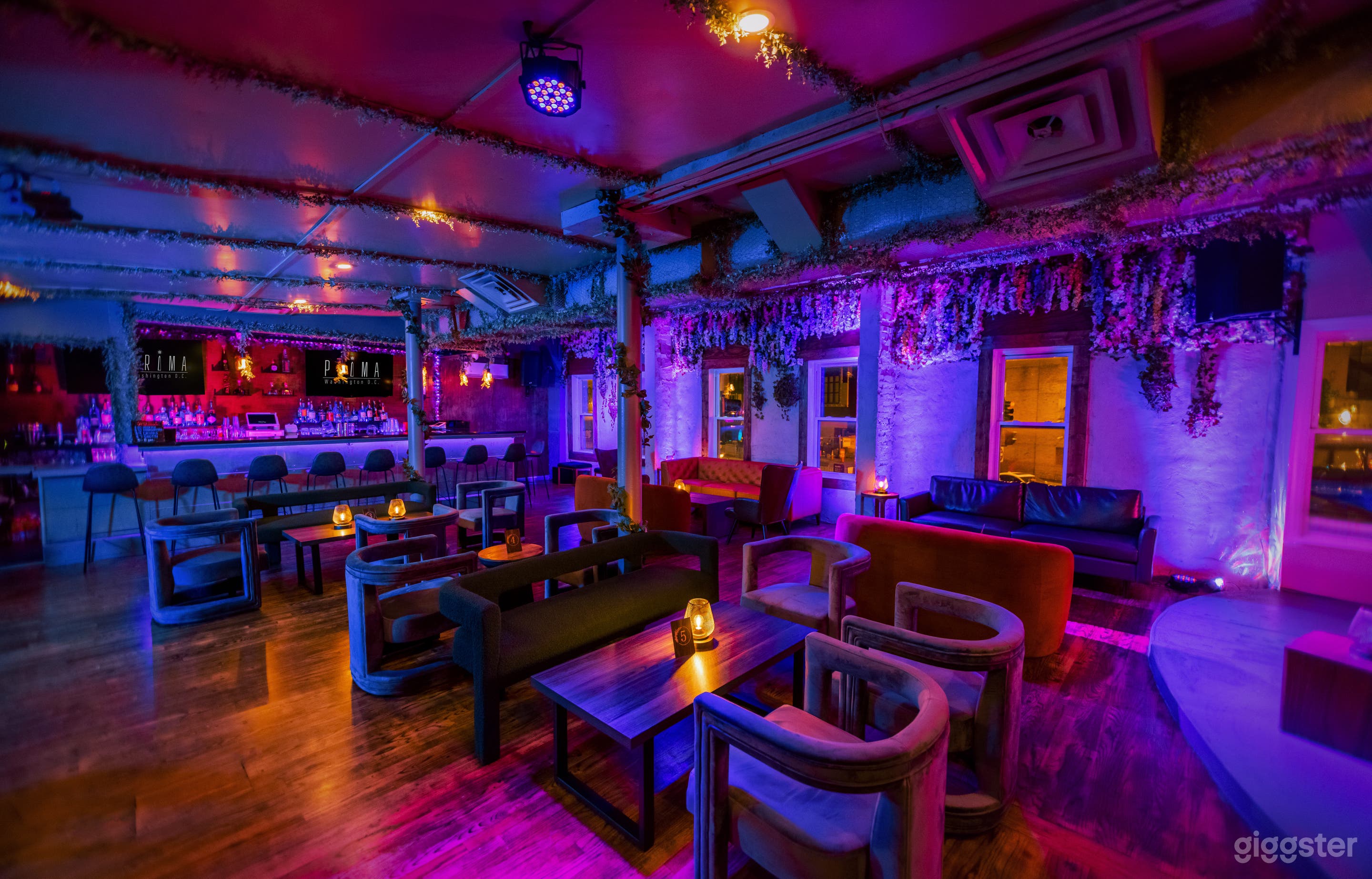 Chic bar and lounge located in the heart of DC! Photo 1