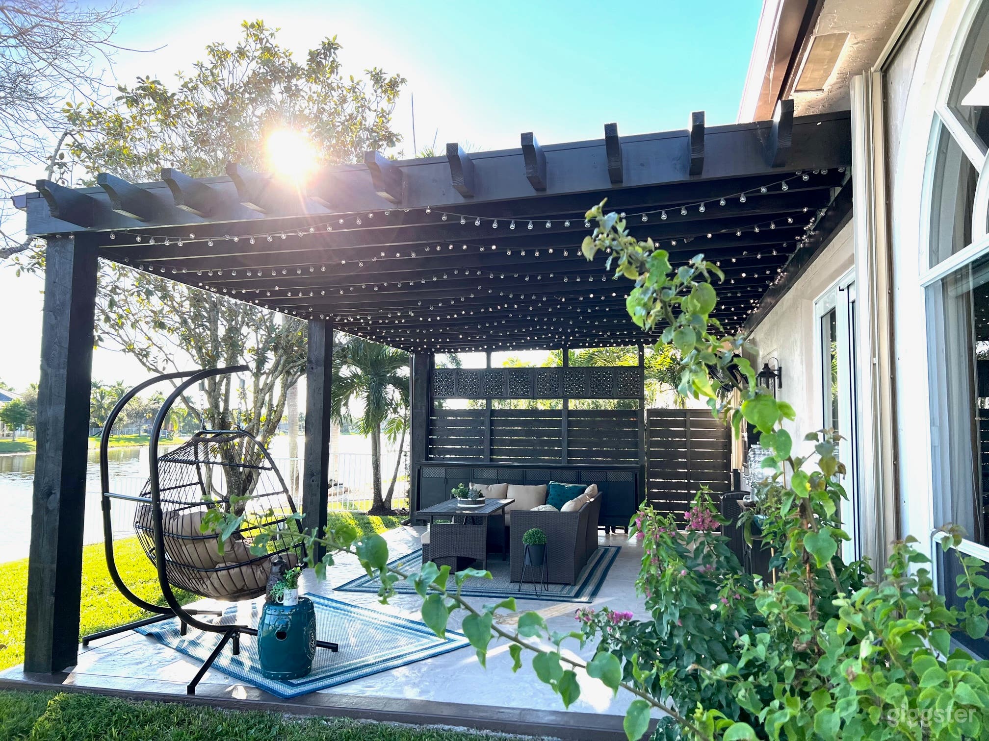 Beautiful Lake Escape Photo 4