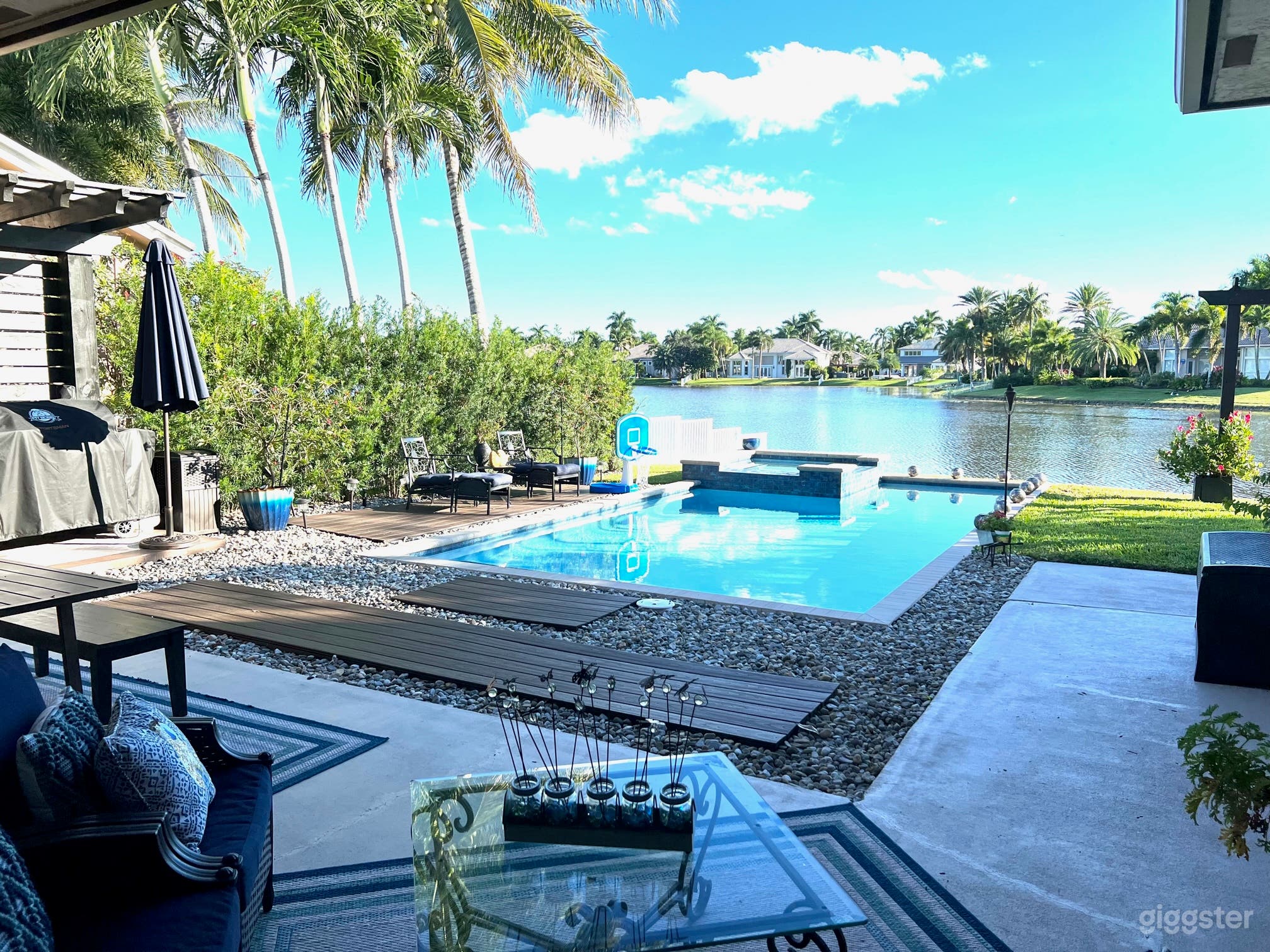 Beautiful Lake Escape Photo 1