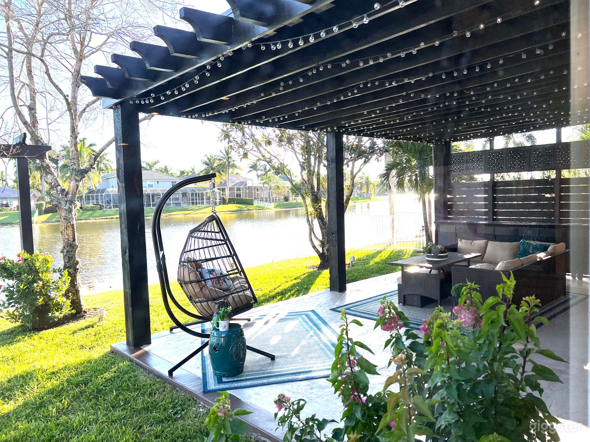 Beautiful Lake Escape Photo 2