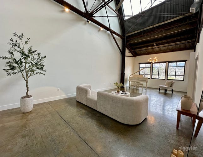 Downtown Industrial Creative Loft | Rent this location on Giggster