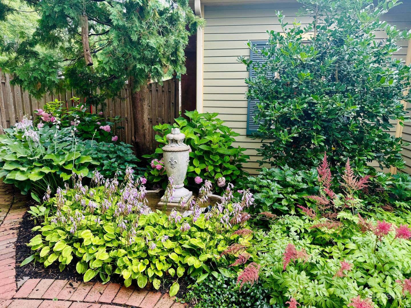 Fountain in the front of cottage