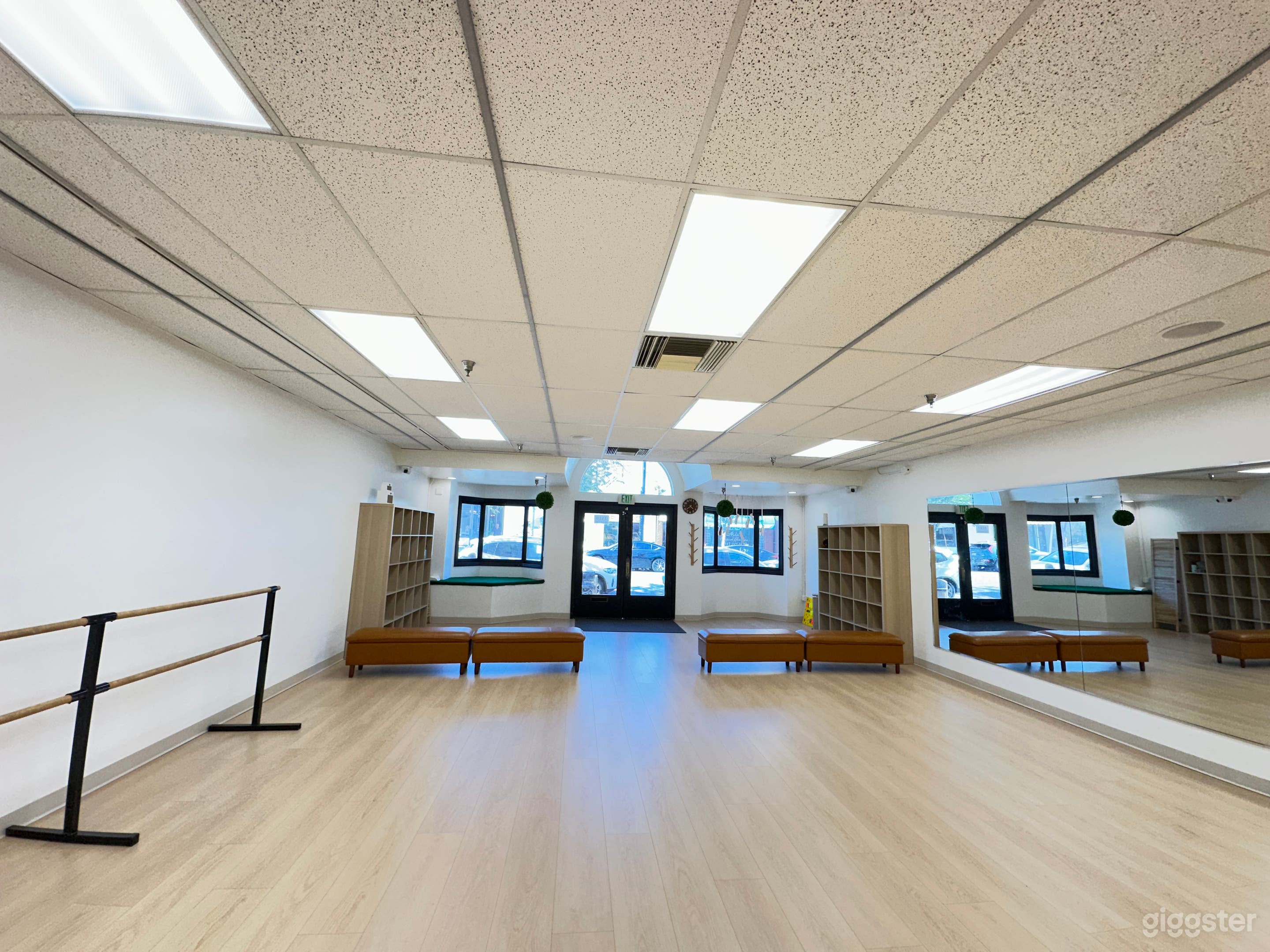 Spacious And Newly Remodeled Dance Studio in Charming Kenneth Village! Photo 4