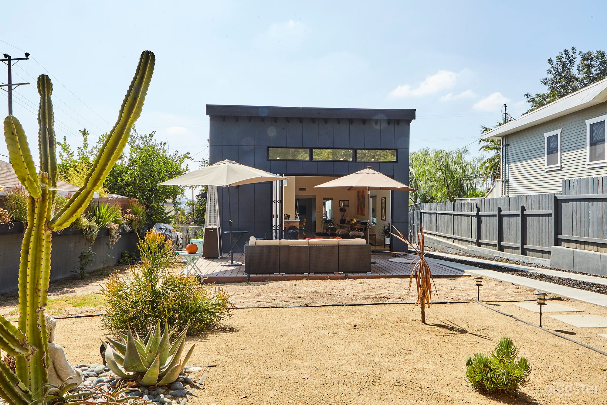 Modern Cottage Photo 3