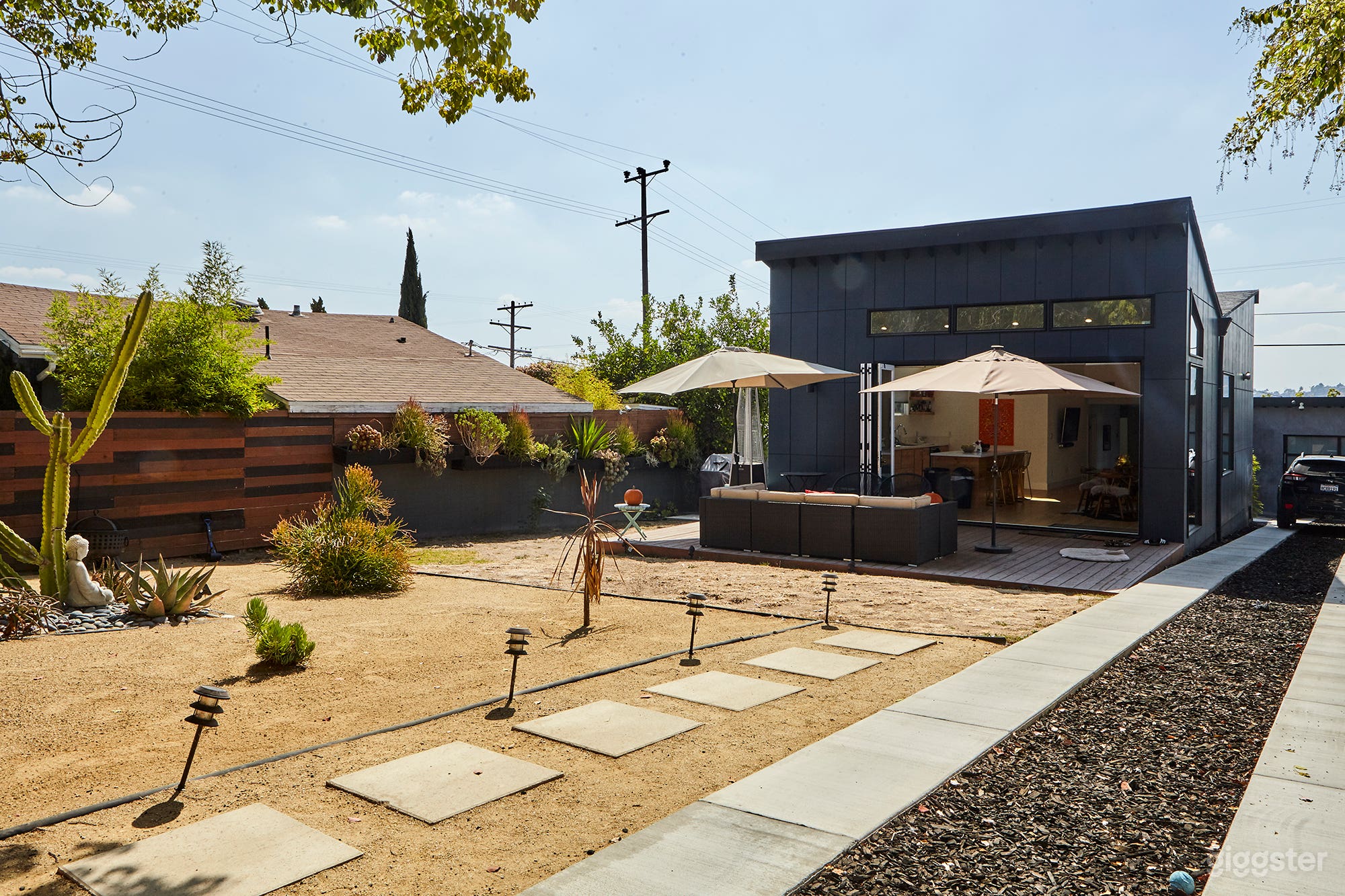 Modern Cottage Photo 2