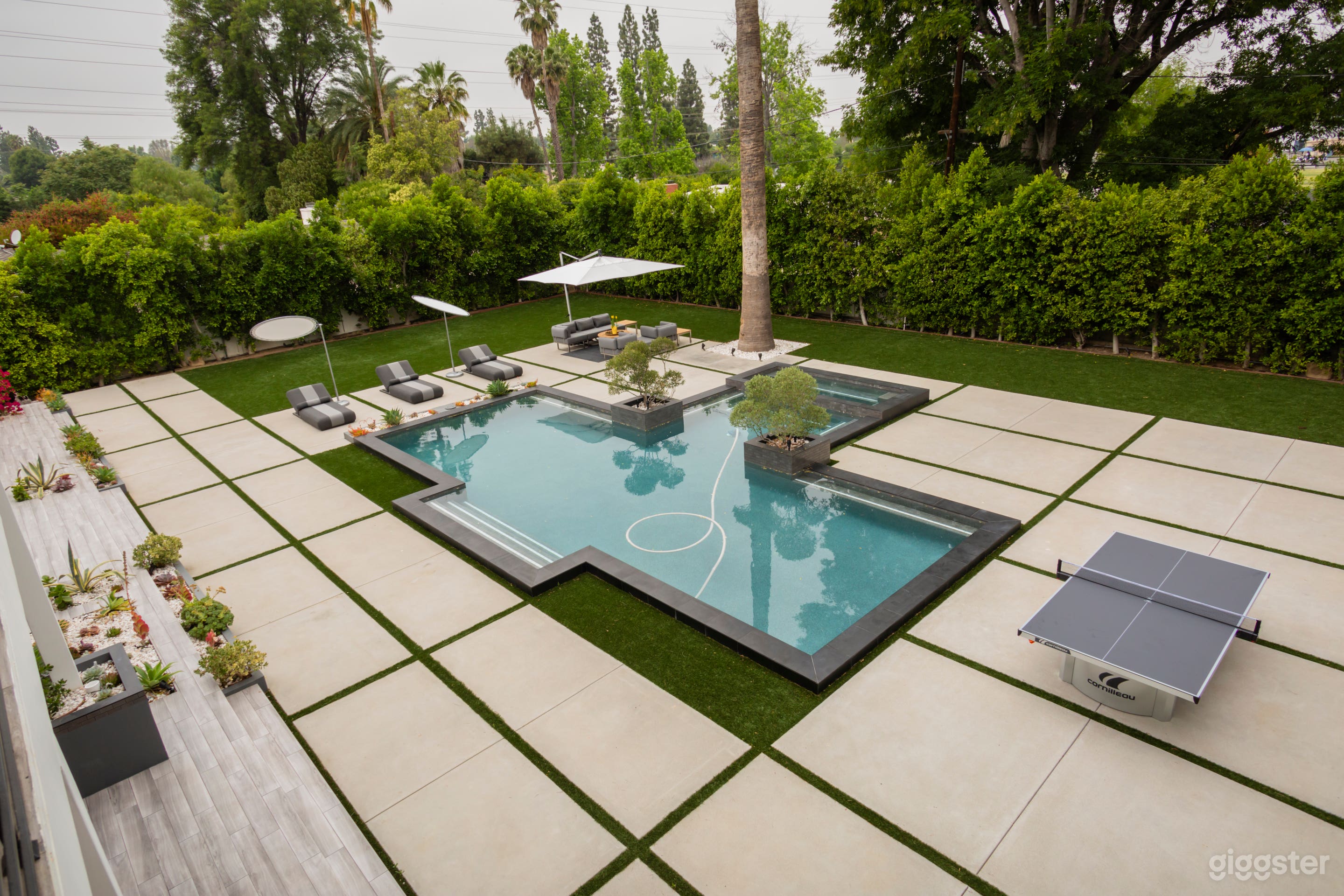 Modern Compound Photo 3