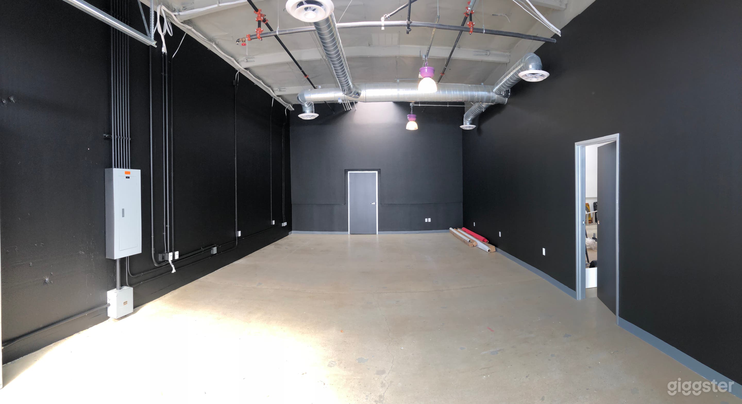 Photo &amp; Video Studio Creative Space Photo 1