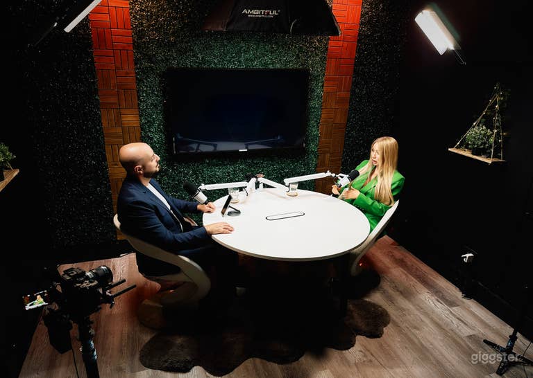  Talk-Show Set · Podcast & Interview Studio · Hollywood, FL 