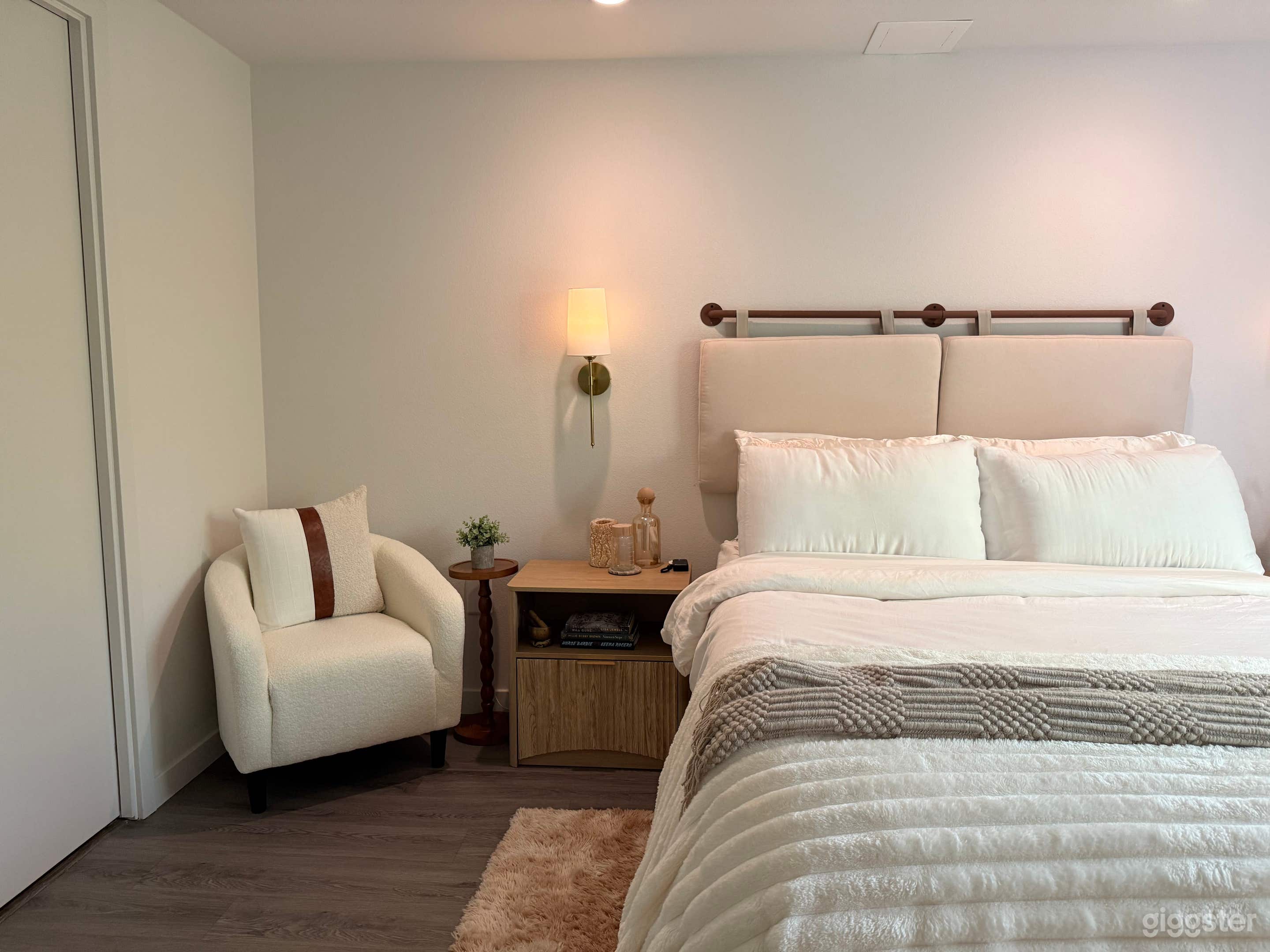Cosy Apartment in Hollywood Photo 2