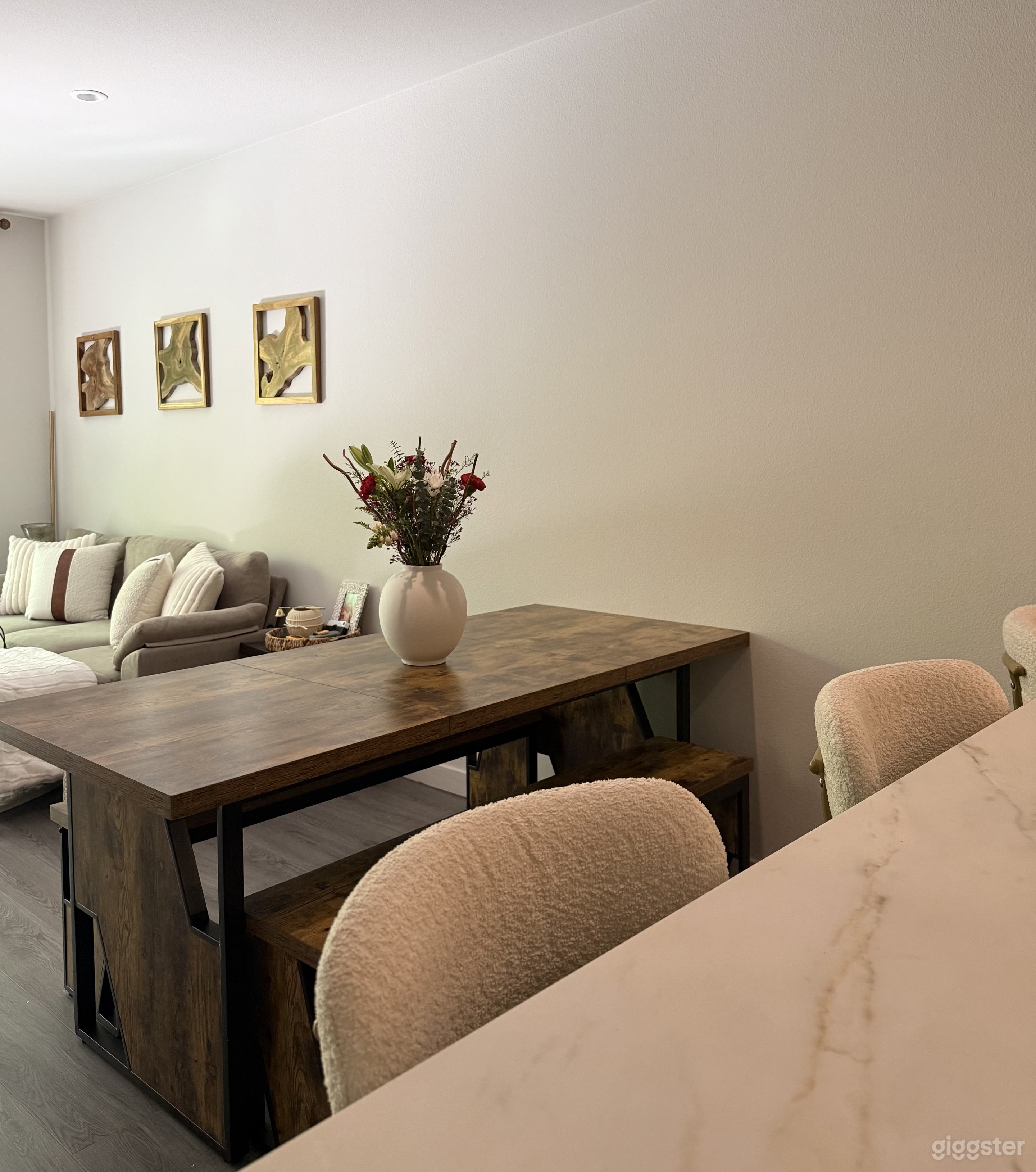 Cosy Apartment in Hollywood Photo 4