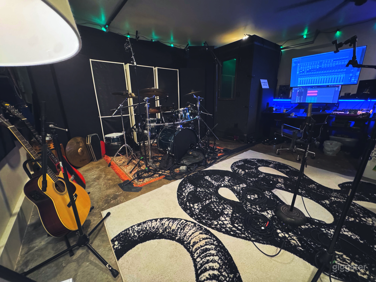  Recording Studio for Bands & Drums w/ In-House Engineer 