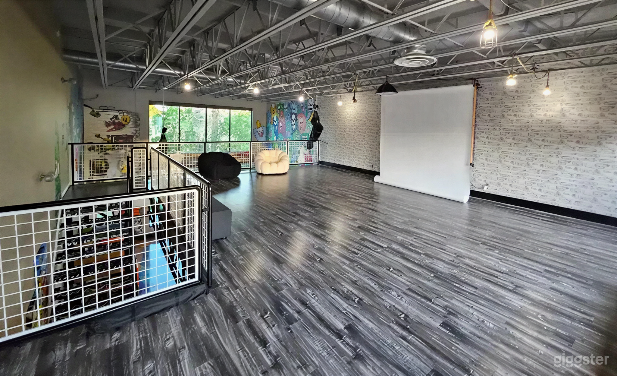 Curated Art House Studio - Full Open-Plan Creative Space Photo 2