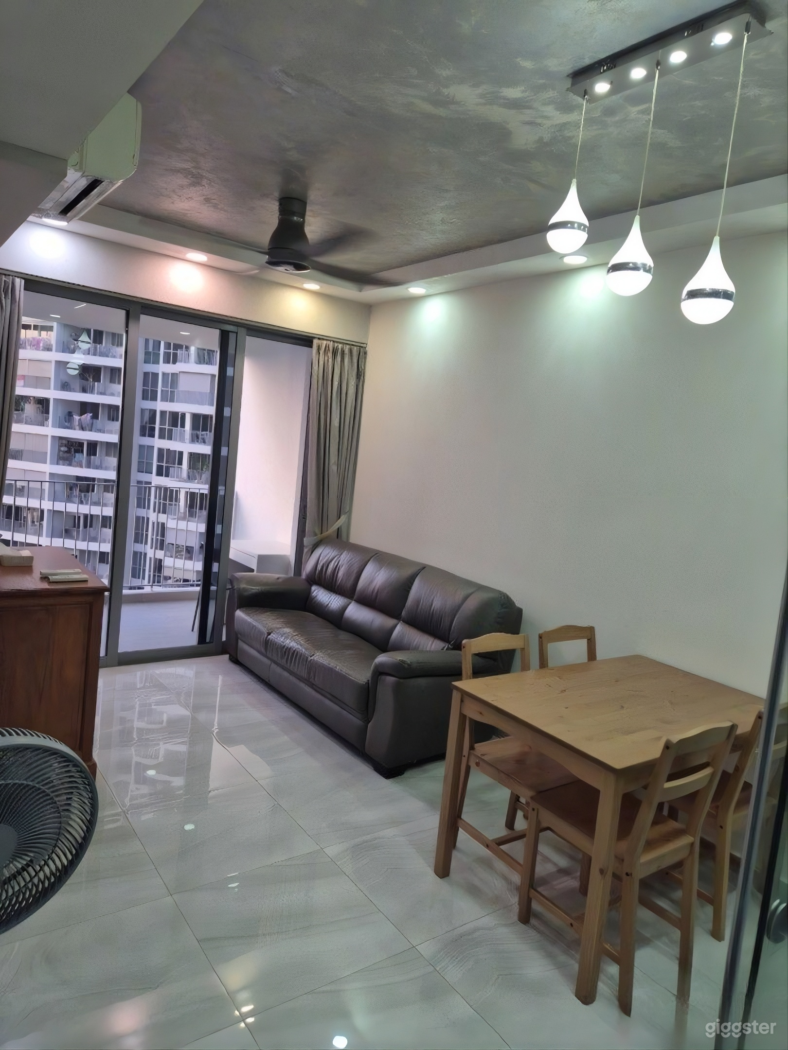 Spacious Designer Condo with Open-Concept Layout Photo 1